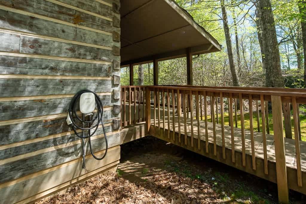 Cozy 'Grey Fox' Cabin Between Boone & بيوينغ روك المظهر الخارجي الصورة