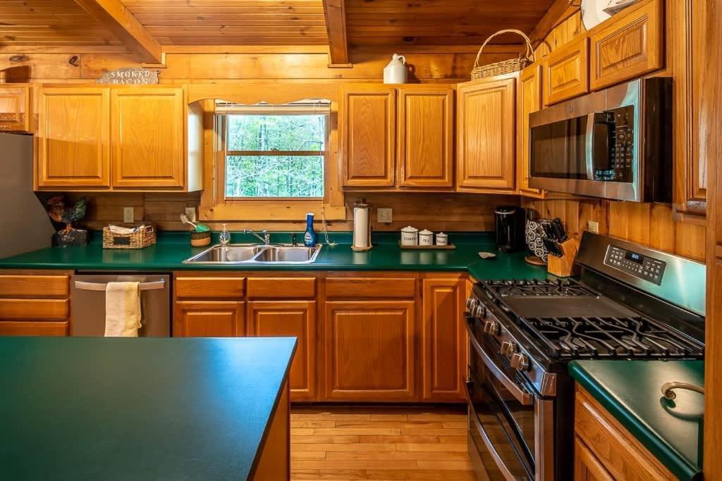 Cozy 'Grey Fox' Cabin Between Boone & بيوينغ روك المظهر الخارجي الصورة
