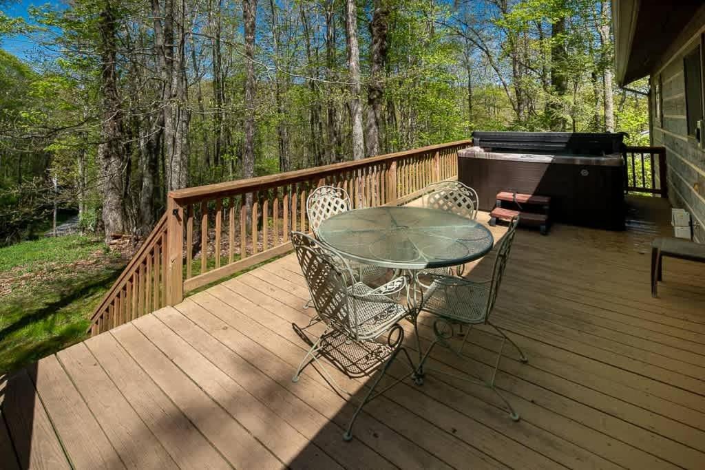 Cozy 'Grey Fox' Cabin Between Boone & بيوينغ روك المظهر الخارجي الصورة