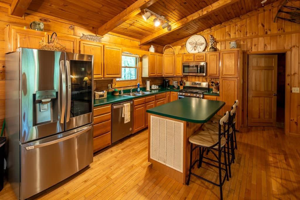 Cozy 'Grey Fox' Cabin Between Boone & بيوينغ روك المظهر الخارجي الصورة