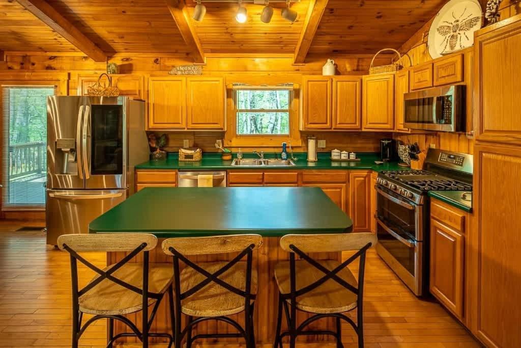 Cozy 'Grey Fox' Cabin Between Boone & بيوينغ روك المظهر الخارجي الصورة