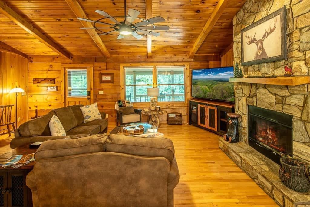 Cozy 'Grey Fox' Cabin Between Boone & بيوينغ روك المظهر الخارجي الصورة